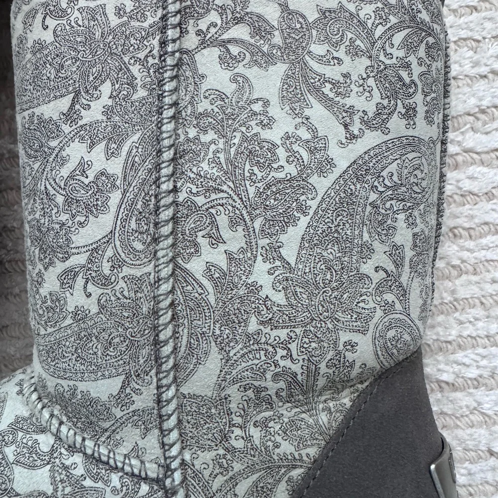 NWT UGG Women's Classic Short Gray Paisley Boots